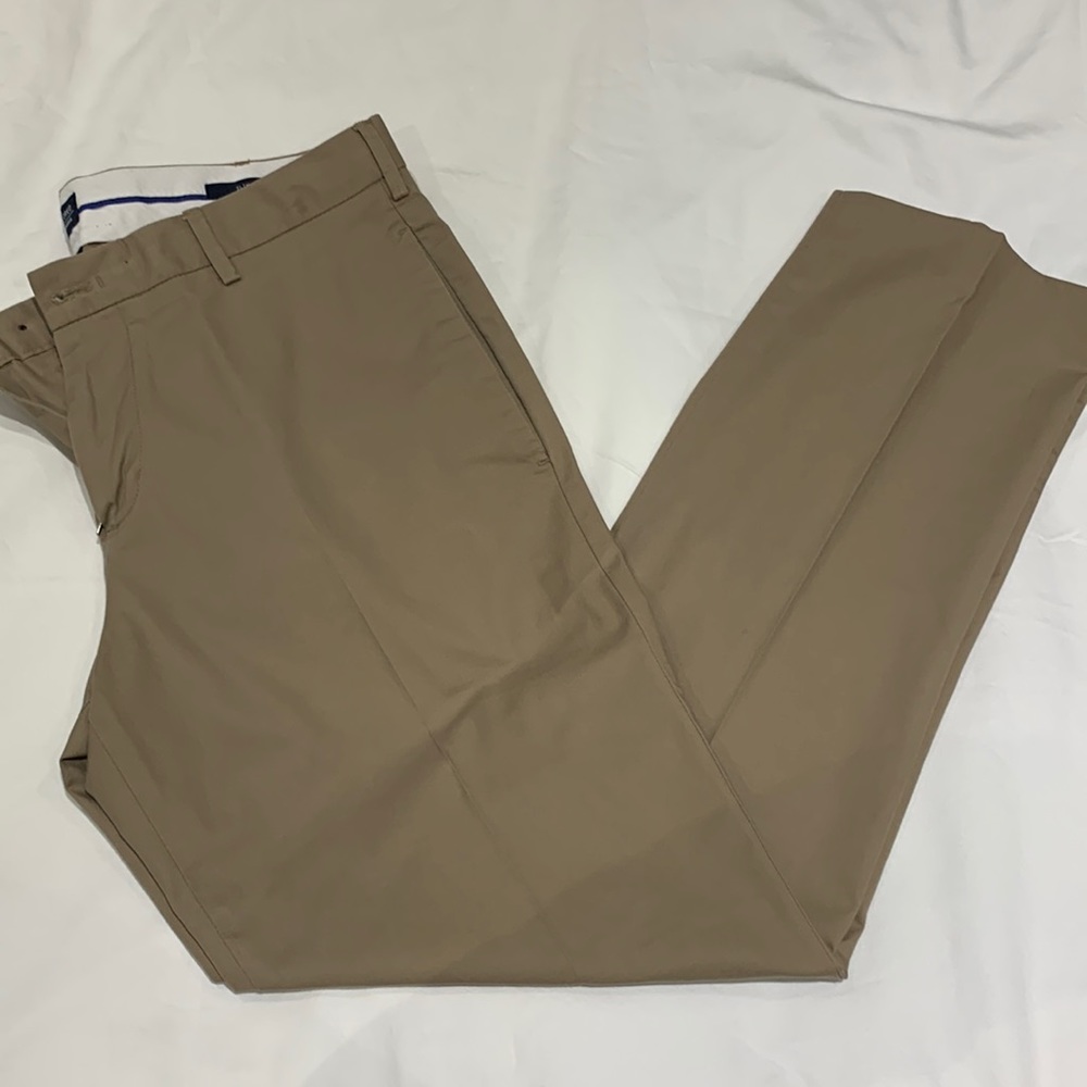 Gap Tailored Slim Fit Khaki Pant 31 x 28